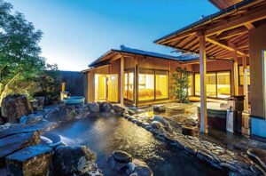 【2025年版】紅葉と一緒に楽しめる九州の温泉宿10選｜絶景露天＆旅の癒し